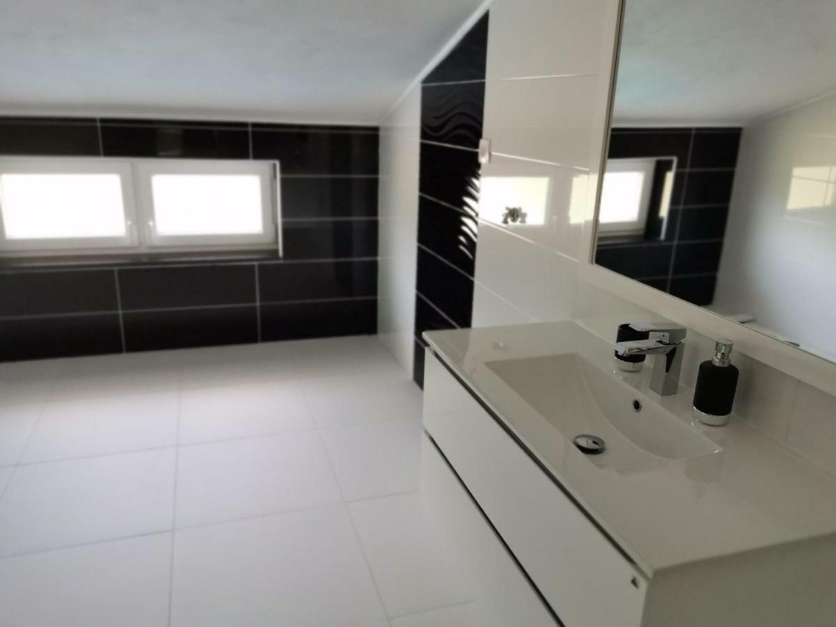 Vila Zdenka Novi Vinodolski Luaran gambar